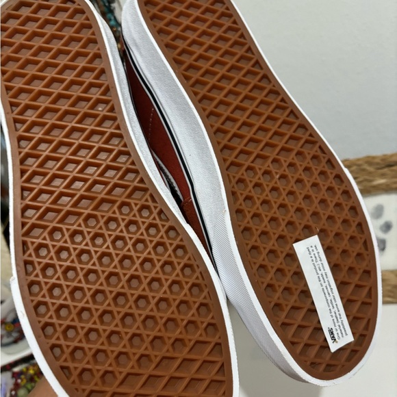 vans - Picture 4 of 7